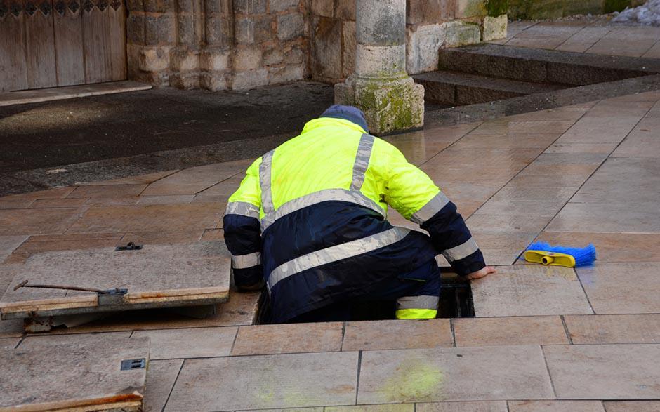 comment déboucher un wc avec une bouteille Corbeil-Essonnes